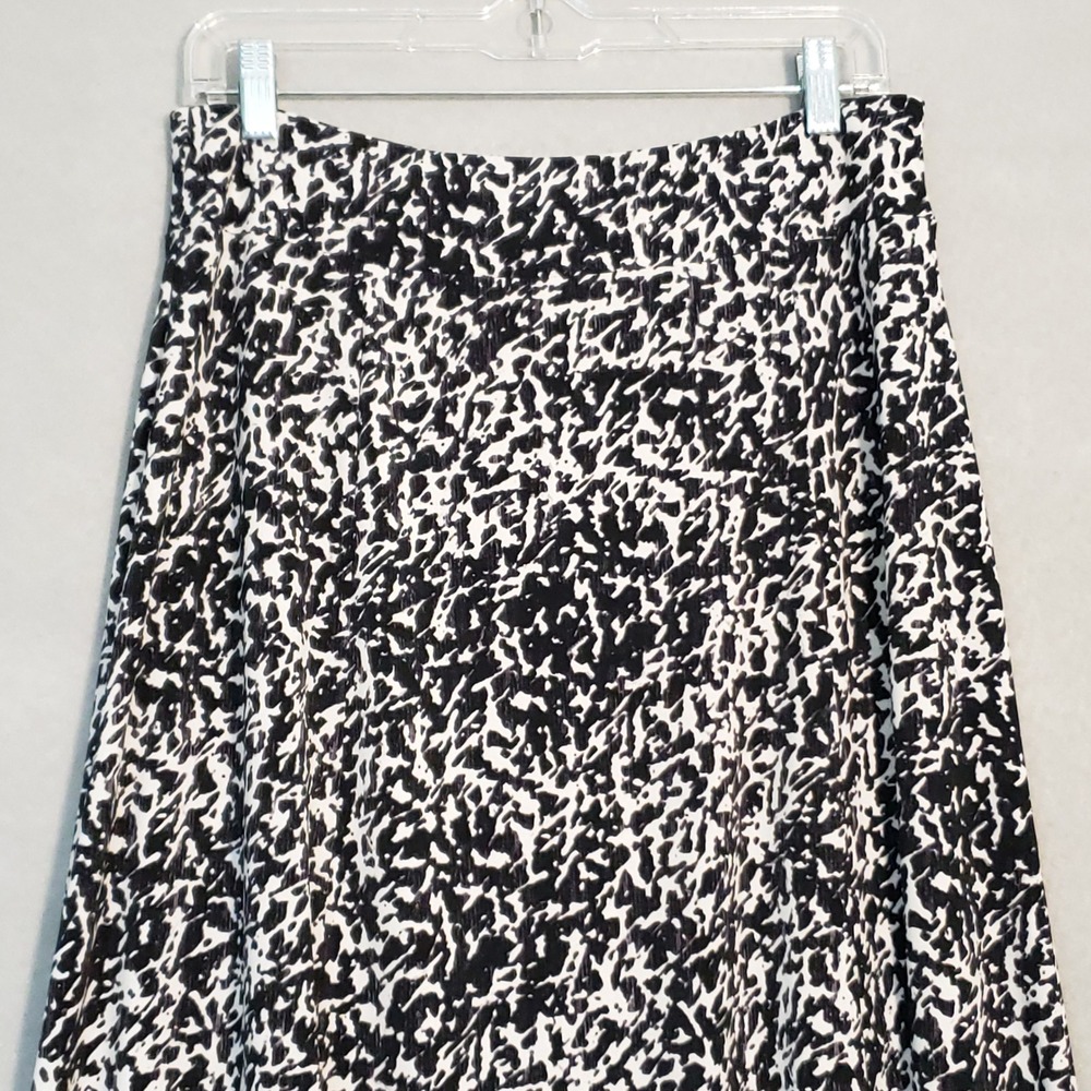 Jones Wear Medium A-Line Skirt Black White Abstract Animal Print Office Workwear - Picture 10 of 12